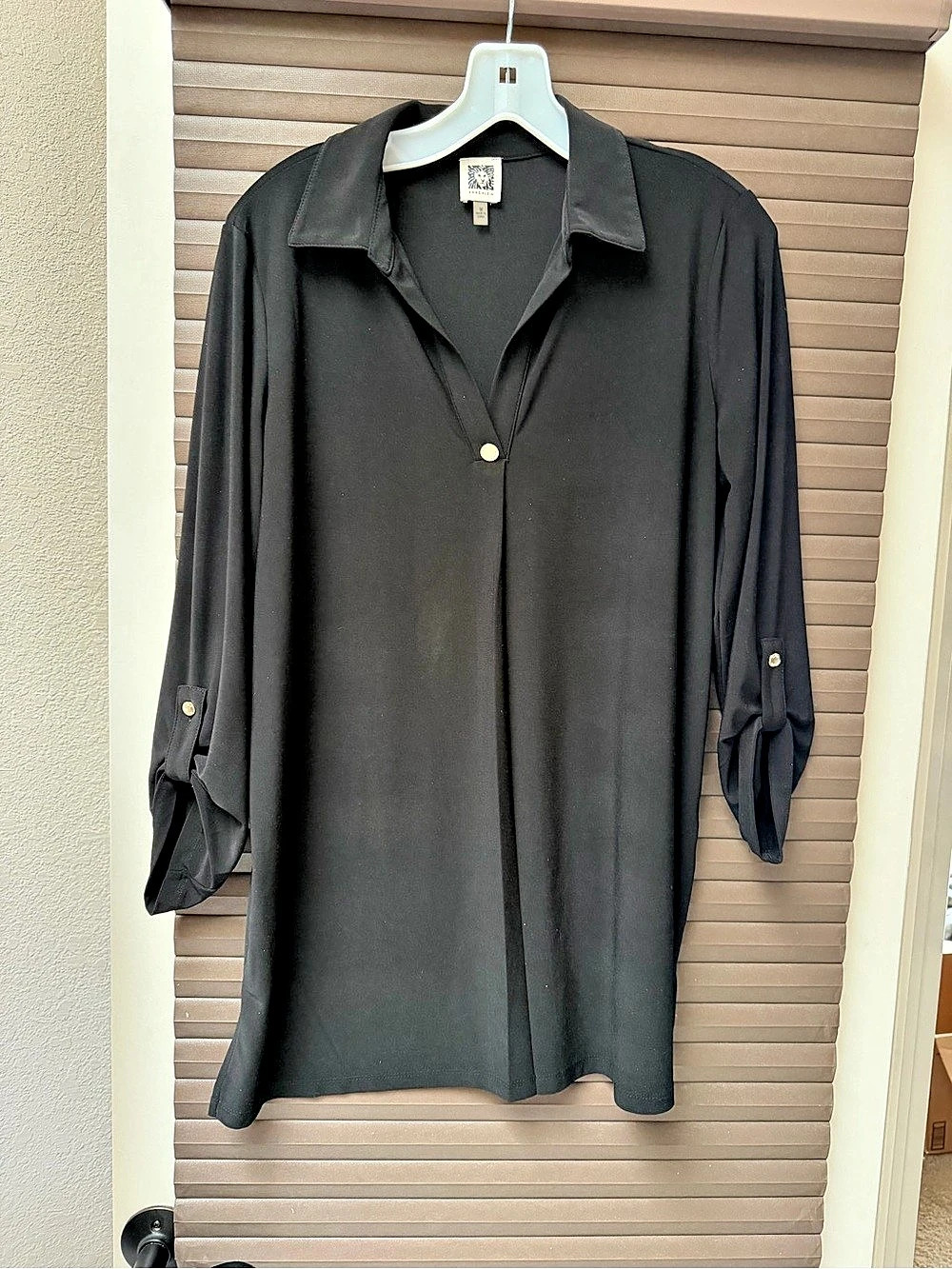 Anne Klein Roll-Tab Sleeve V-Neck Tunic Blouse Black Medium